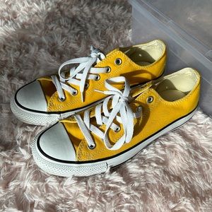 Women’s Converse All Star, size 8